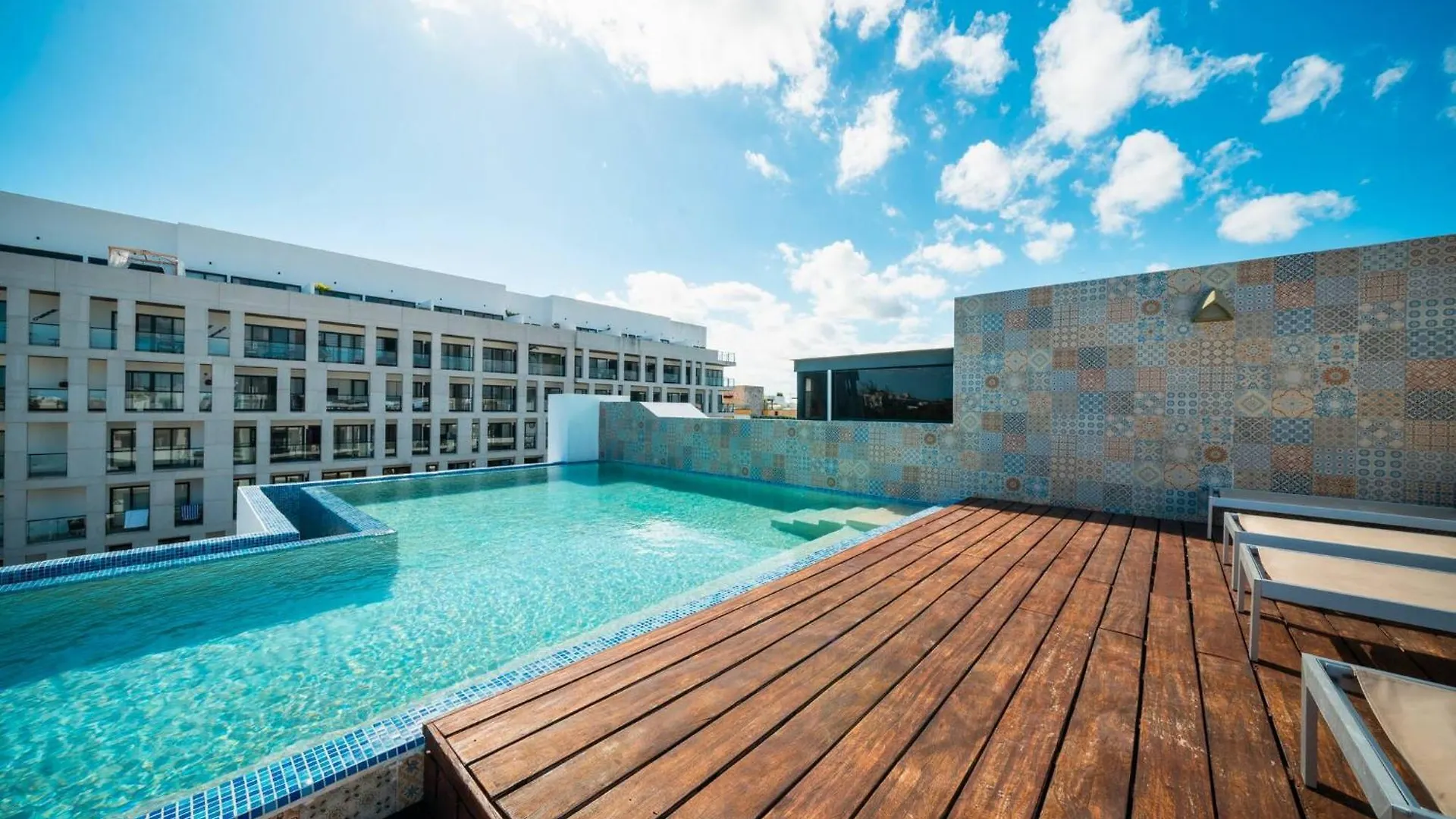 Condo Yucatan - Modern 1 Bedroom In Central Playa Near 5Th - At Calle 38 Condos Playa del Carmen